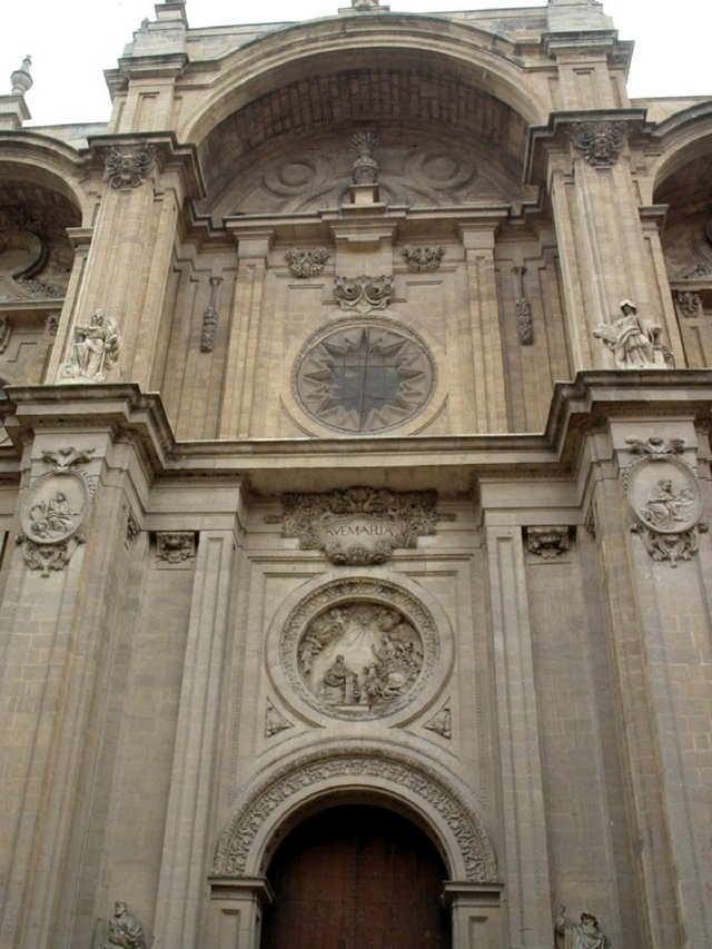 P5260273 Detail facade - Catedral santa maria de la encarnacion - Granada